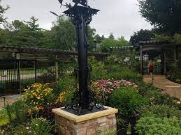 The chicago botanic garden has a virtual video tour of their gardens, focusing on what's in bloom in the summer. Milwaukee Area Home And Garden Tours Some Still Planned In 2020