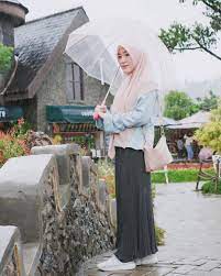 Meski begitu, hubungan yang terjalin di antara mereka masih sangat baik. 10 Gaya Hijab Larissa Chou Yang Syar I Namun Tetap Kekinian