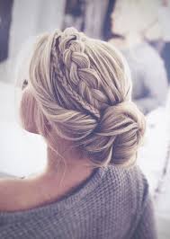This style is a very easy updo for short hair to do yourself as there is no wrong way to finish off this hairstyle. Wedding Hairstyles Do It Yourself Wedding Updo Hairstyles
