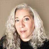 Karen Lindner's Instagram, Twitter & Facebook