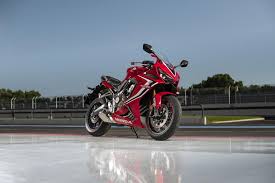 It is available in only one variant and 2 colours. Honda Cbr650r 2019