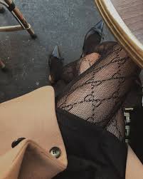 Entdecken sie unsere auswahl an strümpfe, strumpfhosen und socken für damen auf gucci.com. Die 8 Besten Ideen Zu Gucci Tights Outfit Ideen Outfit Strumpfhose