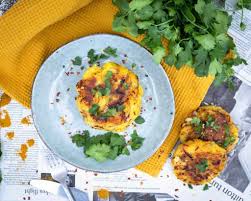 Galettes De Pommes De Terre Au Curry Vegan Sans Gluten Free The Pickle Recette En 2020 Pommes De Terre Au Curry Galette Pomme De Terre Repas Groupe