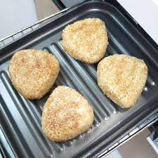 800円で 魚焼きグリルの掃除が不要に 肉もパンも焼ける 焼きおにぎり 189330 esseonline エッセ オンライン 魚焼きグリル グリルパン レシピ 料理 レシピ