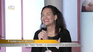Après des études d'histoire de l'art, elle. Soiree O C H Frederique Bedos J Ai Grandi Avec Une Mere Malade Psychique Youtube