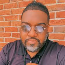 Derrick Roundtree's Instagram, Twitter & Facebook