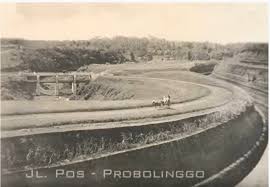 Ini terbukti dari penyebutan pembangunan jalan antara anyer dan panarukan, padahal daendels membuatnya dimulai dari buitenzorg. Jalan Pantura Saksi Bisu Kerja Paksa Kumparan Com