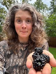 Foraging for bull thistle, Cirsium horridulum, also known as a chadron.  Recipe included! #foraging