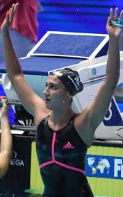 Quadarella in testa ai 400 in 4'15″43, poi kesely e de valdes alvarez 12.12. Mondiali Di Nuoto Simona Quadarella Oro Storico Nei 1500 Stile Libero