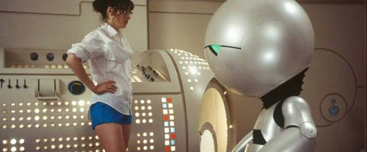 Movie Review: The Hitchhiker's Guide to the Galaxy (2005) - The Critical  Movie Critics