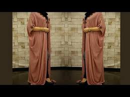 طريقة تفصيل عباية الخفاش بدون خياطة في الجوانب Youtube Blouse Designs Home Decor Design