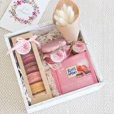 King Of Bloggers Live Bloggers Valentines Gift Box Gift Box Design Diy Christmas Gifts