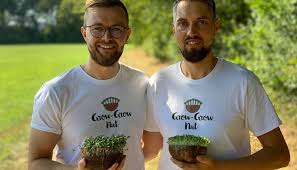 The city is growing rapidly. Grunderstory Grow Grow Nut Nachhaltige Microgreens Fur Die Fensterbank Grunderkuche