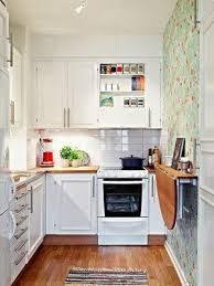 Las cocinas pequeñas modernas ahora están equipadas con muebles de lo más funcionales y prácticos. Diseno Cocinas Cuadradas Pequenas Buscar Con Google Mesa Para Cocina Pequena Decoracion De Cocina Cocinas Pequenas