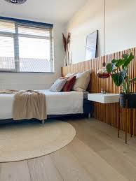 diy zelf een hoofdbord maken met zwevend nachtkastje studio zodiac slaapkamerideeen slaapkamer interieur slaapkamer