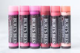 The hibiscus tint has a warm neutral hue with just the right amount of color to enhance your lips while keeping them nourished and. Burt S Bees Tinted Lip Balm Super Summer Lips Strikeapose