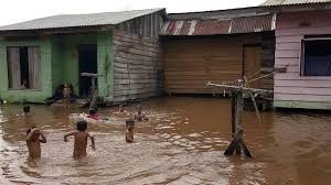 Hal itu membuatku harus selalu membawa payung. Waspadai Bahaya Banjir Di Tengah Wabah Covid 19 Serambi Indonesia
