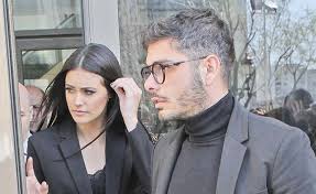 Vincenzo castellano este fiul lui ciro castellano și nepotul lui joshua castellano, patronul clubului bamboo. AdevÄƒratul Motiv Pentru Care Vincenzo È™i Antonia S Au DespÄƒrÈ›it Click