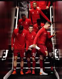Manchester united sebagai rival abadi tentu ingin membuat liverpool menderita lebih dalam dengan mengalahkan mereka. Football Is My Aesthetic Liverpool Football Club Players Liverpool Football Liverpool Soccer
