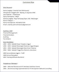 Contoh curriculum vitae yang baik dan benar (profesional), lengkap dengan file download cv lamaran kerja dalam format microsoft word. 27 Contoh Cv Lamaran Kerja Kreatif Menarik Unik