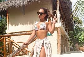 Kimberly reyes se ha sabido robar las miradas de todos los televidentes con sus ocurrencias, y es que además de actriz, esta mujer es muy. Kimberly Reyes Se Lanzara Como Cantante Rcn Radio