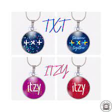 Itzy Disc Necklace Itzy Midzy Necklace Itzy Unisex Necklace Etsy In 2021 Necklace Etsy Unisex Necklace Custom Necklace
