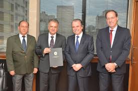 Roberto, informamos que o app creci, por enquanto, está disponível apenas para os inscritos de são paulo. Tribunal De Contas Firma Convenio Com Creci Sp Tribunal De Contas Do Estado De Sao Paulo