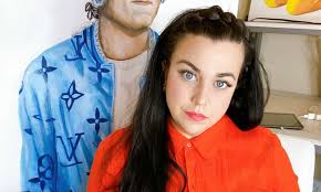 Life & Work with Lindsay Ekstrom