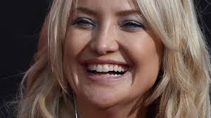 Collection with 1686 high quality pics. Kate Hudson Prasentiert Stolz Ihren Babybauch