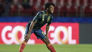 El volante colombiano juan guillermo cuadrado, quién se lesionó en el último encuentro de la juventus en la ronda de grupos de la uefa champions league frente a young boys fue operado en su rodilla izquierda el 28 de diciembre de 2018 según informó la 'vecchia signora'. Juan Guillermo Cuadrado Con Problemas Para Unirse A La Seleccion