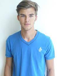Mens Hairstyle Side Swoop Mens Hairstyle Polished Fw Mens Hair Fine Hair Men Cool Hairstyles For Men Mens Hairstyles