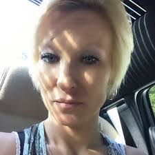 Laura Sledge's Instagram, Twitter & Facebook