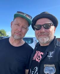 Chris Denslow's Instagram, Twitter & Facebook