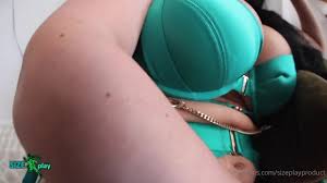 Latina Giantess - Jasmine Mendez in Action