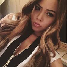 GALERIE: Poslední okamžiky Ivany (†18), která spadla z 20. patra: Milionář  ji držel v náručí před manželkou