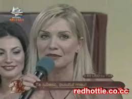 Cristina cioran a dezvăluit numele fetiței sale. Cristina Cioran I Se Vede Sfarcul Intr O Emisiune Youtube