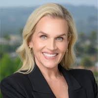 Jennifer Davidson's Instagram, Twitter & Facebook