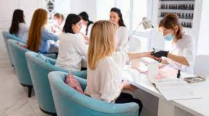 There's a difference between a beauty salon and a beauty parlor which is that a beauty salon is a well developed space in a private location, usually having more features than a beauty parlor could have. Beauty Salon Insurance Simply Business Uk