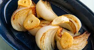 新玉ねぎのにんにく風味焼き