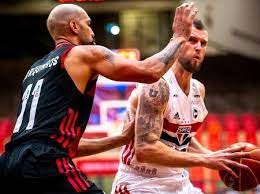 Apesar de tanto sucesso dentro das quadras, os jogadores do basquete não são tão seguidos em suas contas nas redes sociais, como acontece com o elenco de futebol profissional. Sao Paulo E Flamengo Vao Se Enfrentar Na Semi Da Champions Do Basquete 10 04 2021 Uol Esporte