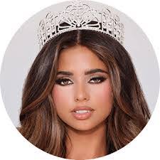 Candi Byrd's Instagram, Twitter & Facebook