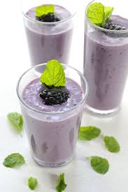 blackberry banana and mint smoothie