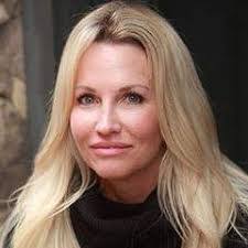 Stacy Mead's Instagram, Twitter & Facebook