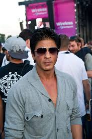 Shahrukh Khan Aviator Sunglasses Shahrukh Khan Sunglasses Looks Stylebistro Kumpulan film artist shah rukh khan terbaru dan terlengkap. shahrukh khan aviator sunglasses