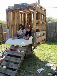 Everything, the staff really went out of their way to welcome us, they were friendly and chatty and nothing was too much bother. 13 Amazing And Diy Able Tree Houses For Kids Tree House Diy Pallet Tree Houses Backyard Playhouse