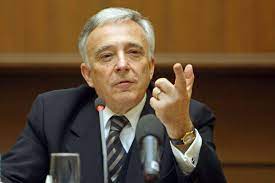 Mugur isarescu guvernator al bancii nationale din 1990 nascut la dragasani jud valcea este un guvernatorul bancii nationale a romaniei este si mason.de aici speculatiile pot continua la nesfarsit. Tezaurul Romaniei Furat De Mugur Isarescu Mason Cine Conduce Romania Cat Aur A Fost Scos Din Tara Franc Masoneria Romana Globalizare Control Mondial Nom19 Ce I Cu Noi Un Blog Educativ