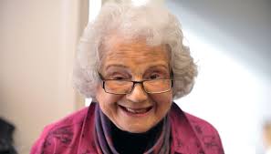 Shirley Haas, Chicago Tribune, Daily News writer, reporter, Fiery Clock  Face bookstore owner in Andersonville, dead at 97