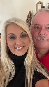 Donna Isom's Instagram, Twitter & Facebook