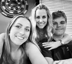 Hibachi with my fam to end the day! We were missing our Macey girl, but we  got to borrow Jack for dinner. I love my crew. #thankfulgratefulblessed  ❤️❤️❤️