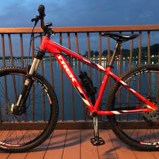 Le mtb da downhill montano forcelle a doppia piastra da 200 mm e steli che possono arrivare fino a 40. Trek Marlin 7 Hardtail 27 5 Sports Equipment Bicycles Parts Bicycles On Carousell